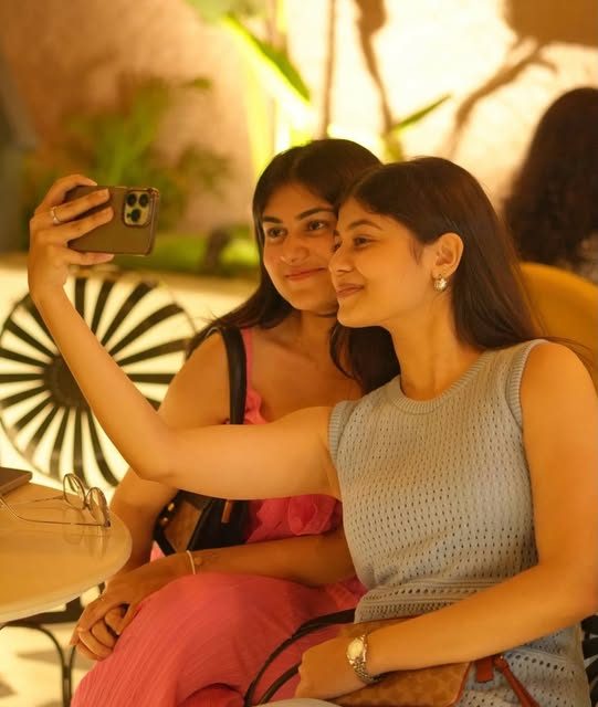 Two friends taking a selfie at Vicolo